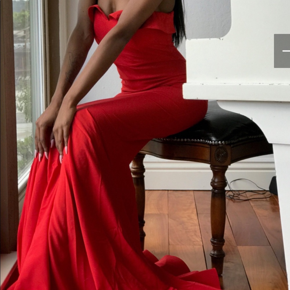 Red Fitted Prom Dress